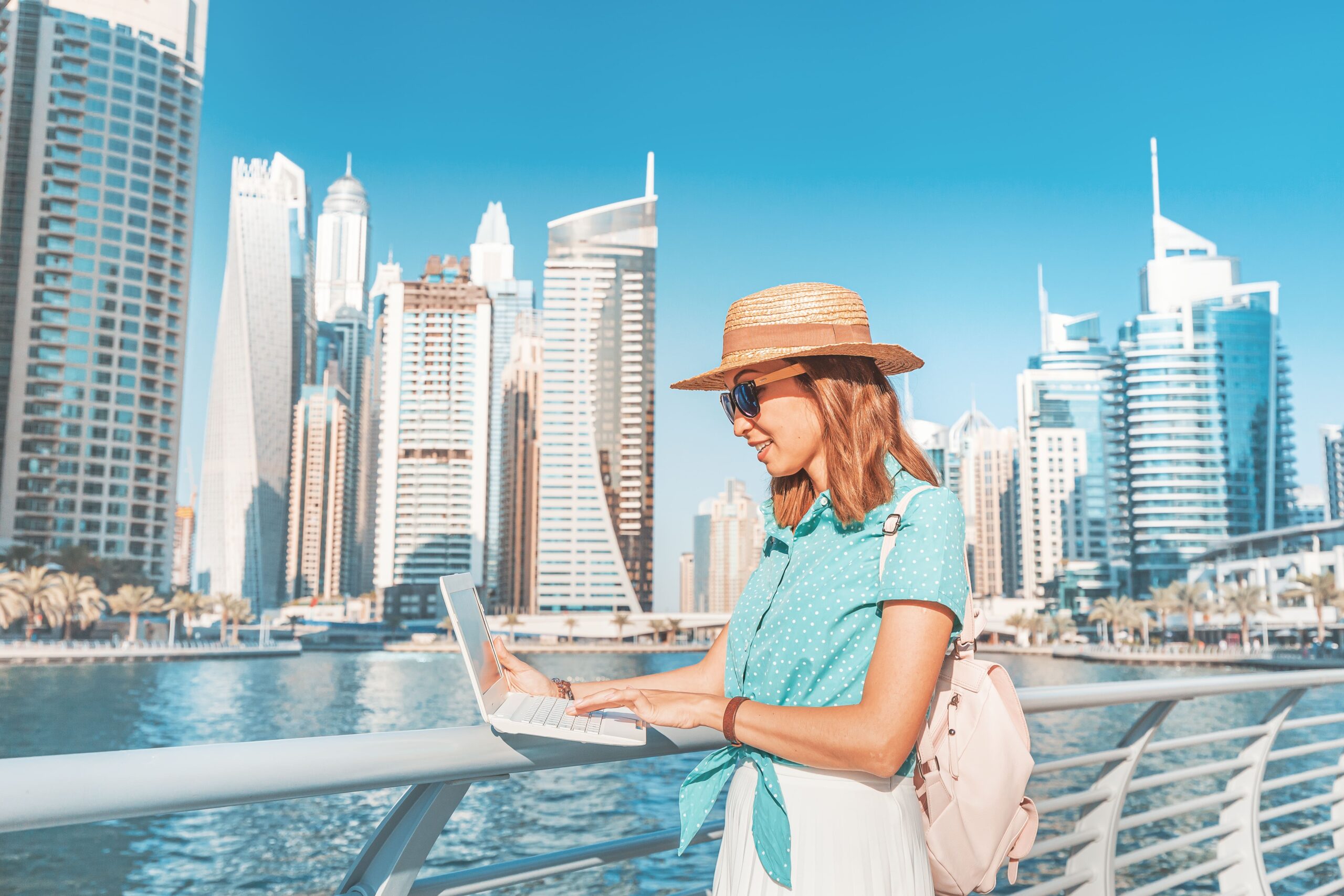 How to Move to Dubai as a Freelancer Through a Free Zone License